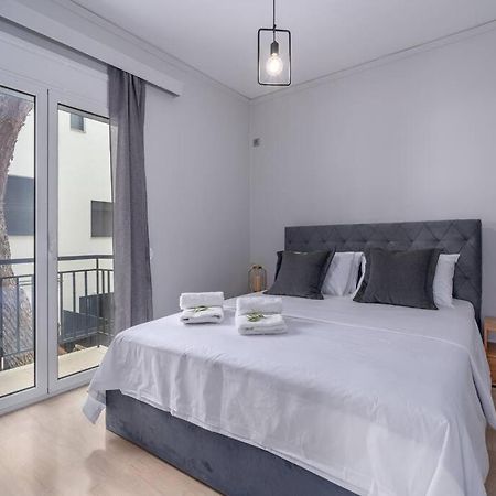 Peaceful 2 Bedroom In Glyfada Center アテネ エクステリア 写真