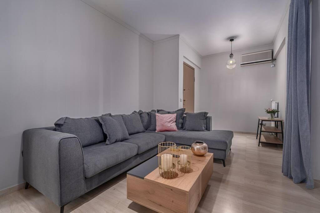 Peaceful 2 Bedroom In Glyfada Center アテネ エクステリア 写真