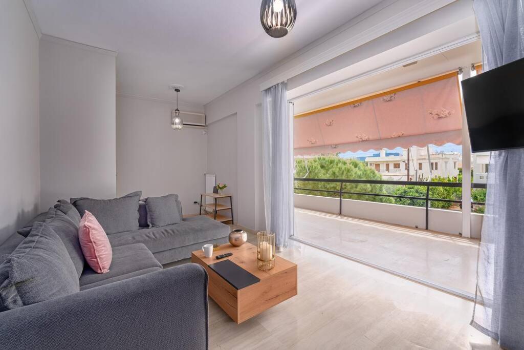 Peaceful 2 Bedroom In Glyfada Center アテネ エクステリア 写真