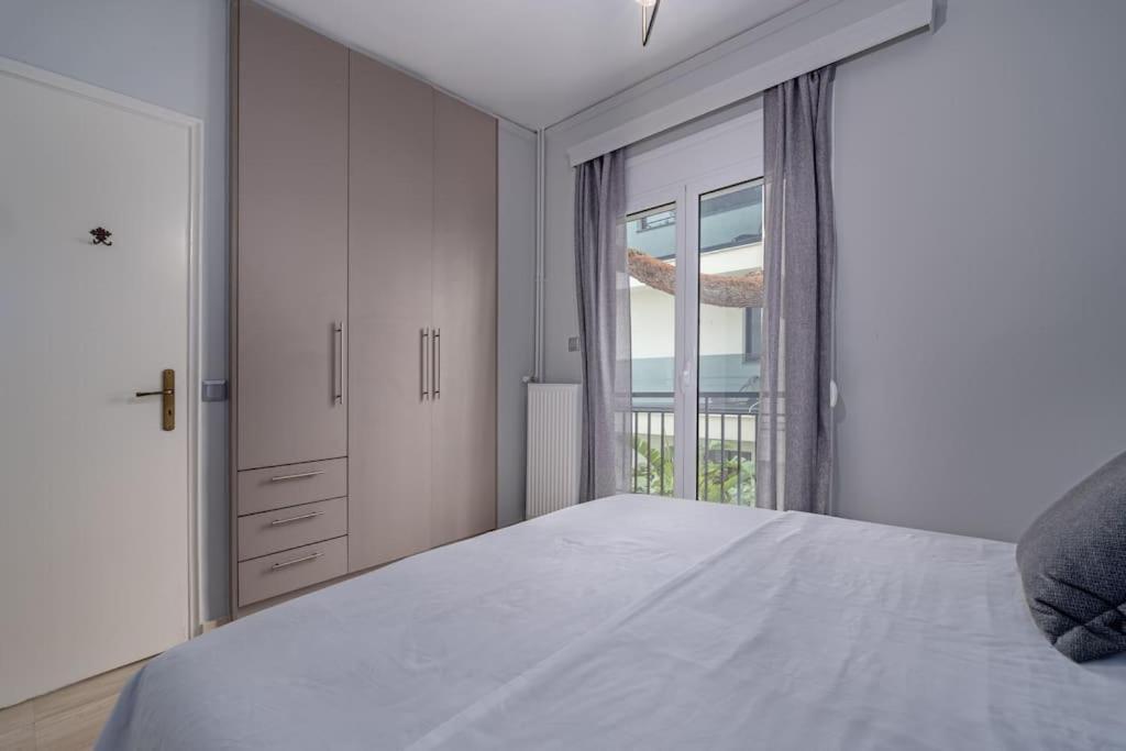 Peaceful 2 Bedroom In Glyfada Center アテネ エクステリア 写真