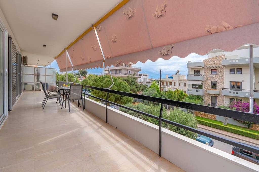 Peaceful 2 Bedroom In Glyfada Center アテネ エクステリア 写真