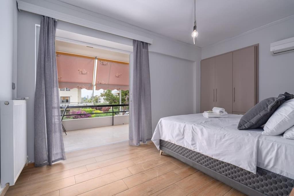 Peaceful 2 Bedroom In Glyfada Center アテネ エクステリア 写真