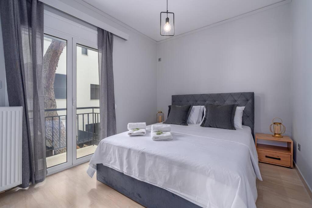 Peaceful 2 Bedroom In Glyfada Center アテネ エクステリア 写真