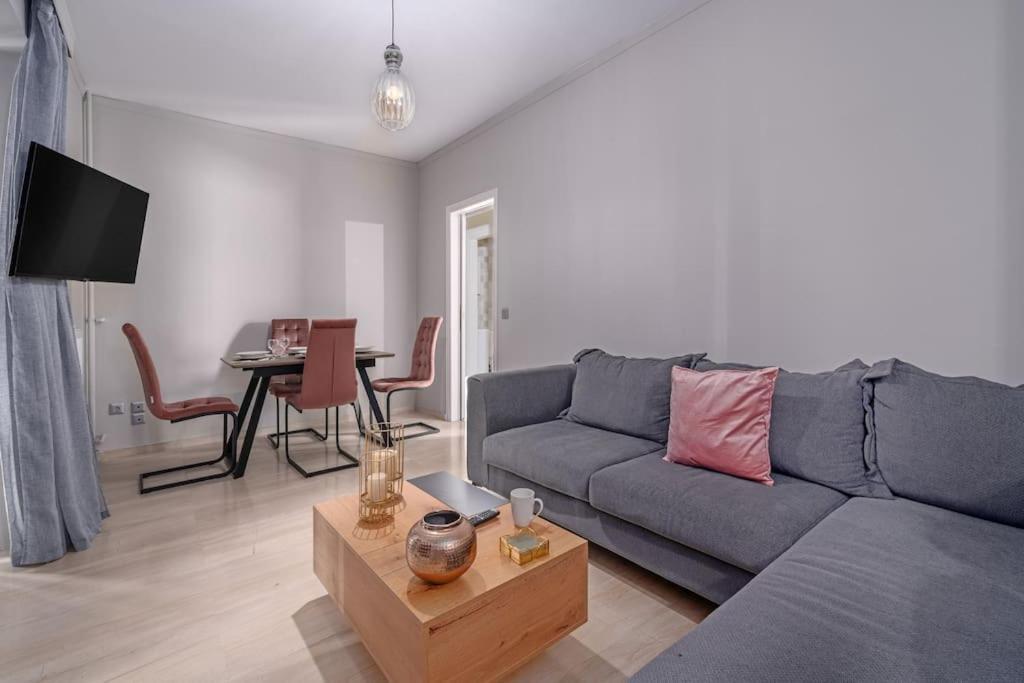 Peaceful 2 Bedroom In Glyfada Center アテネ エクステリア 写真