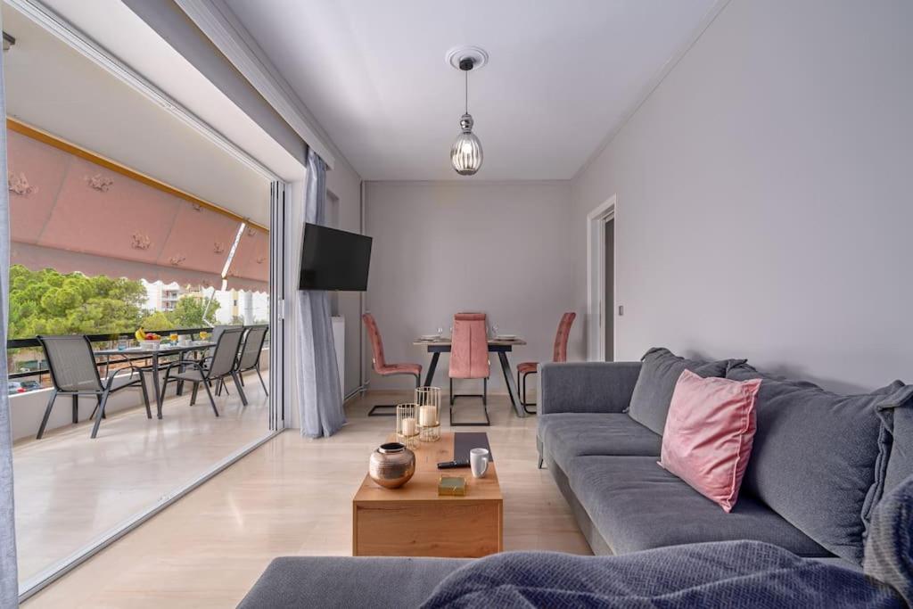 Peaceful 2 Bedroom In Glyfada Center アテネ エクステリア 写真