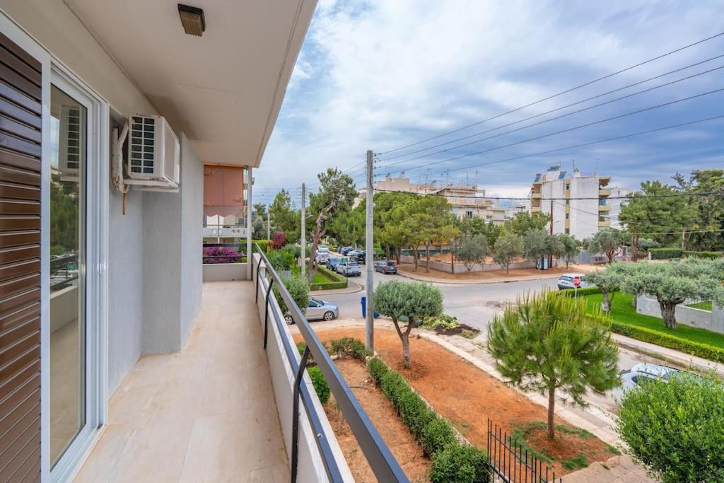 Peaceful 2 Bedroom In Glyfada Center アテネ エクステリア 写真